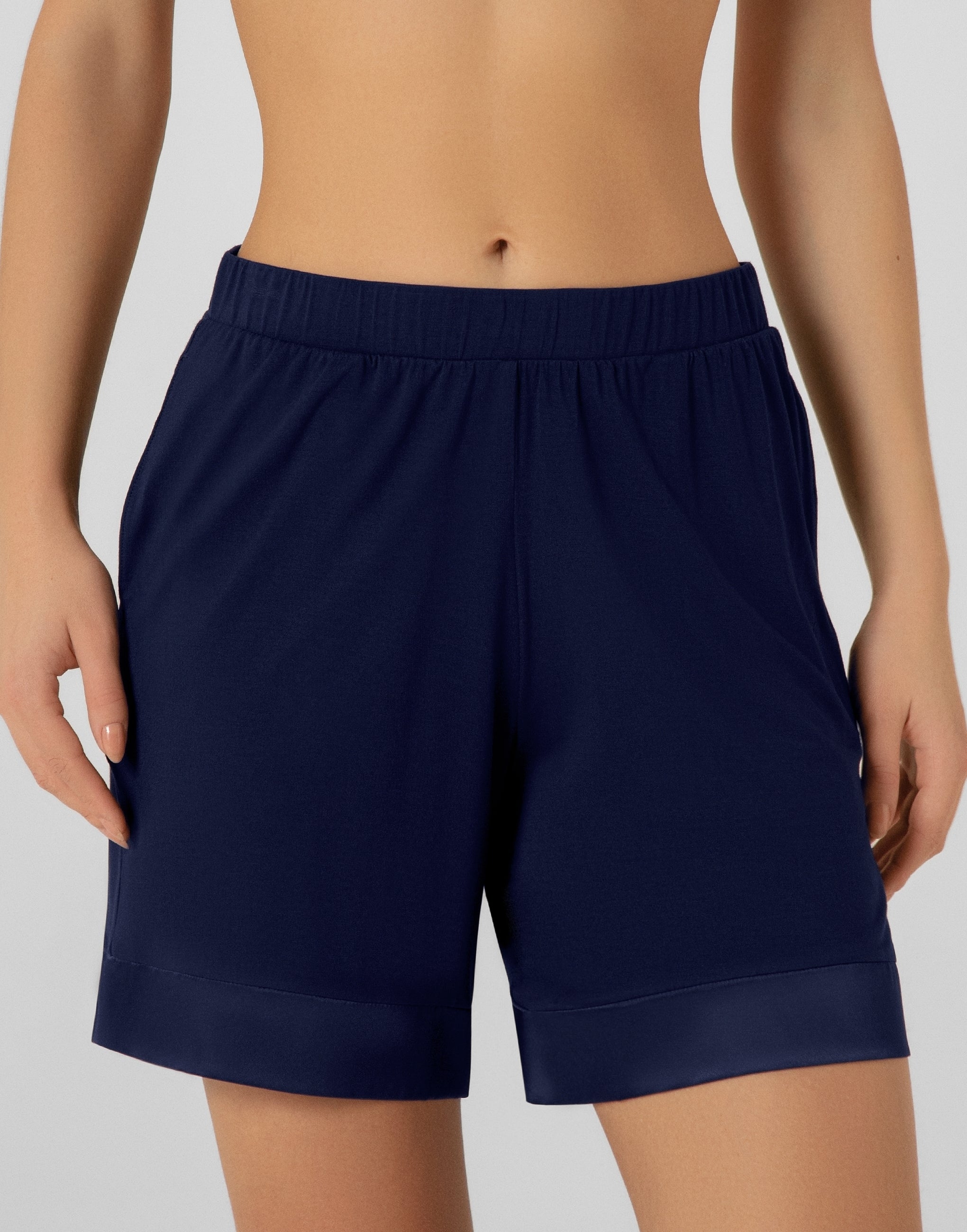 PD886 Shorts