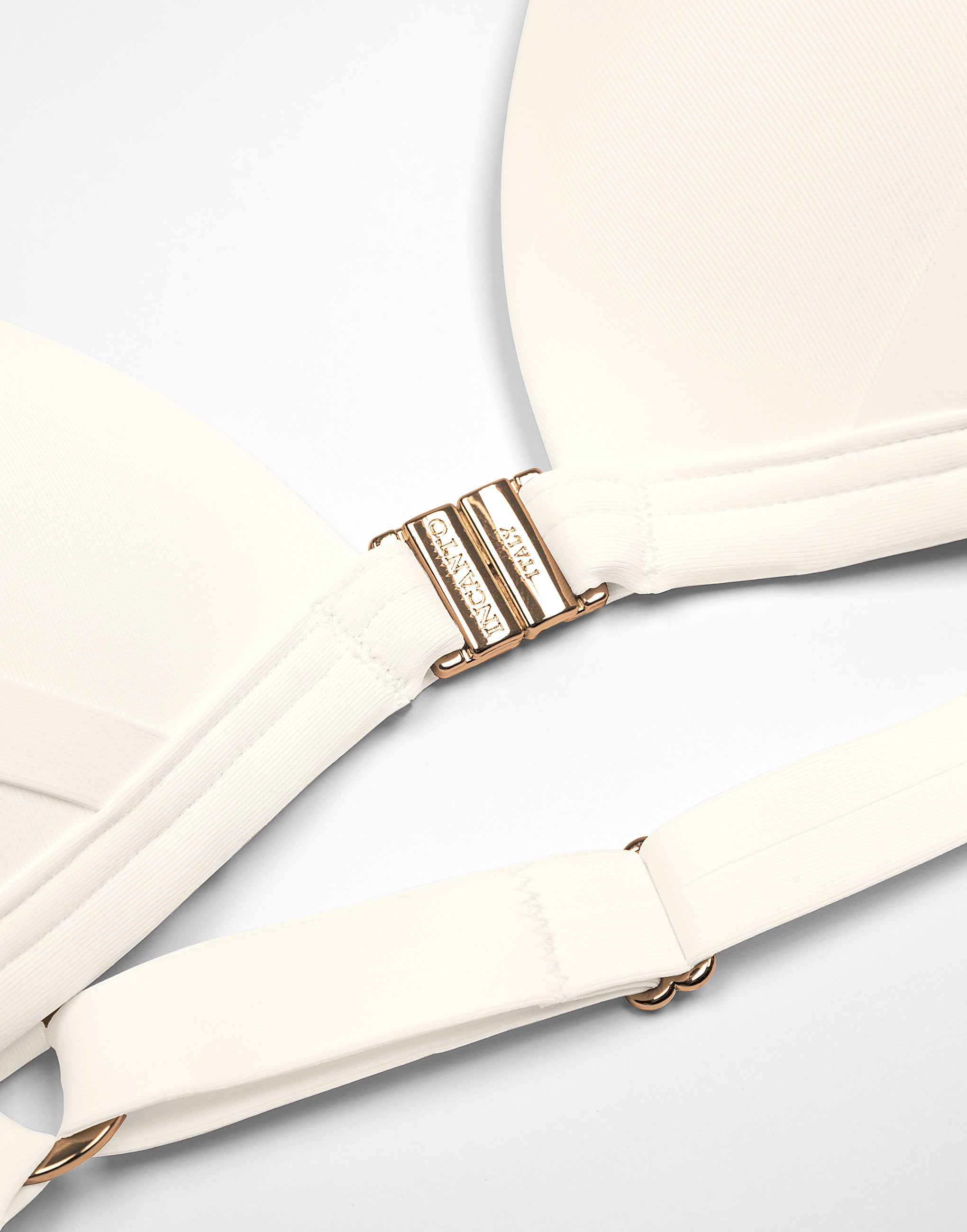 Bikini top with triangle cups ID48