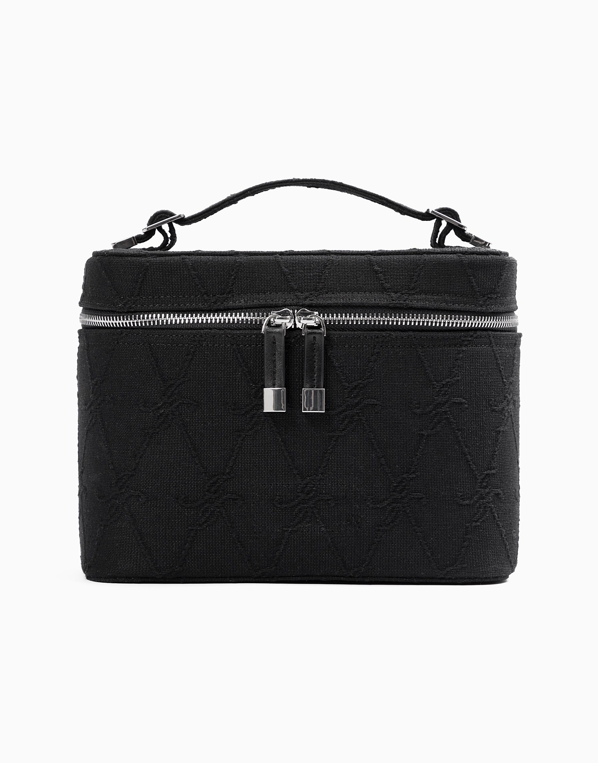 a cosmetic bag ID396