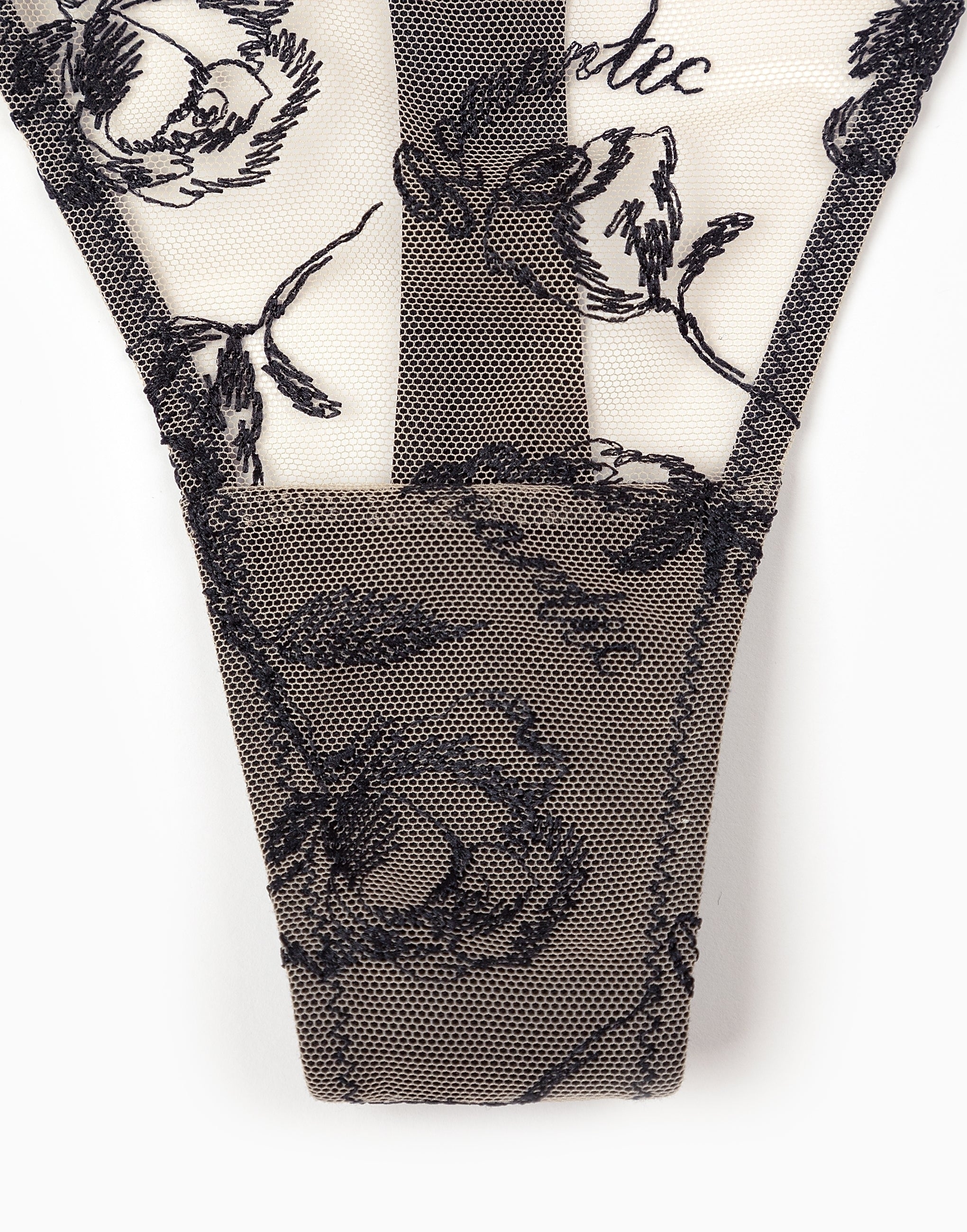 CD689 Mid-Rise Thong