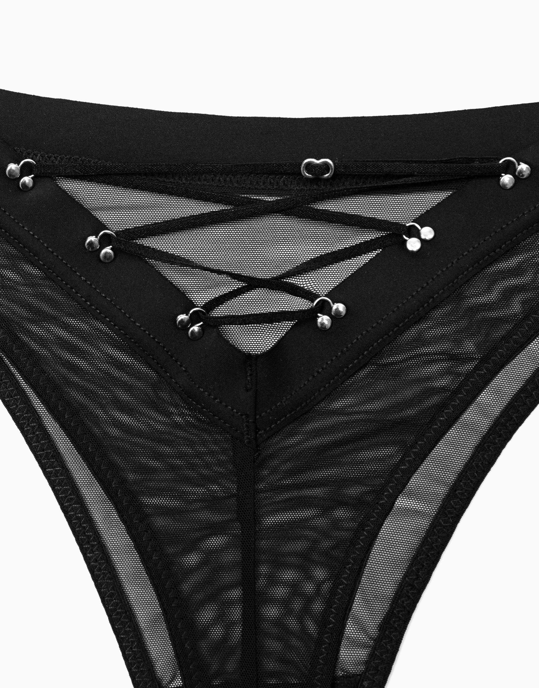 CD897 String taille haute
